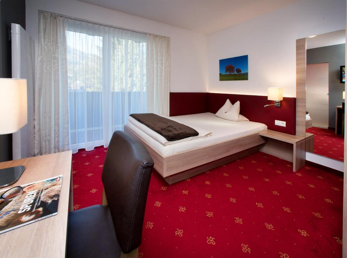 Hotel Bruno Fügen Eksteriør bilde