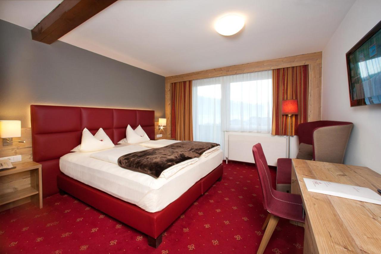 Hotel Bruno Fügen Eksteriør bilde