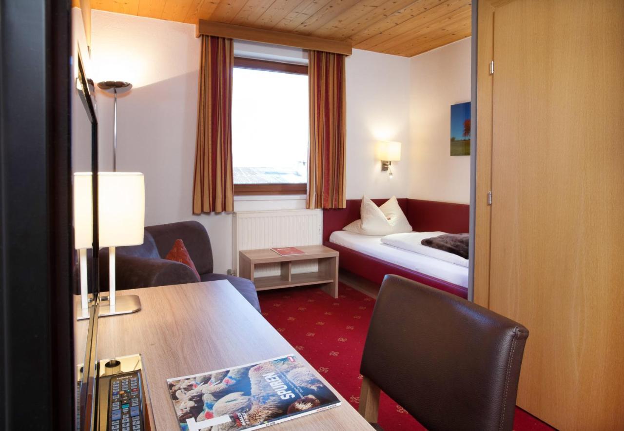 Hotel Bruno Fügen Eksteriør bilde