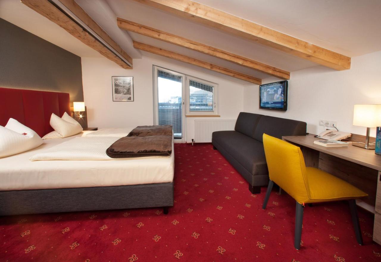 Hotel Bruno Fügen Eksteriør bilde