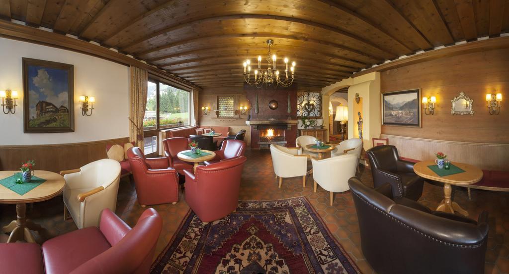 Hotel Bruno Fügen Eksteriør bilde