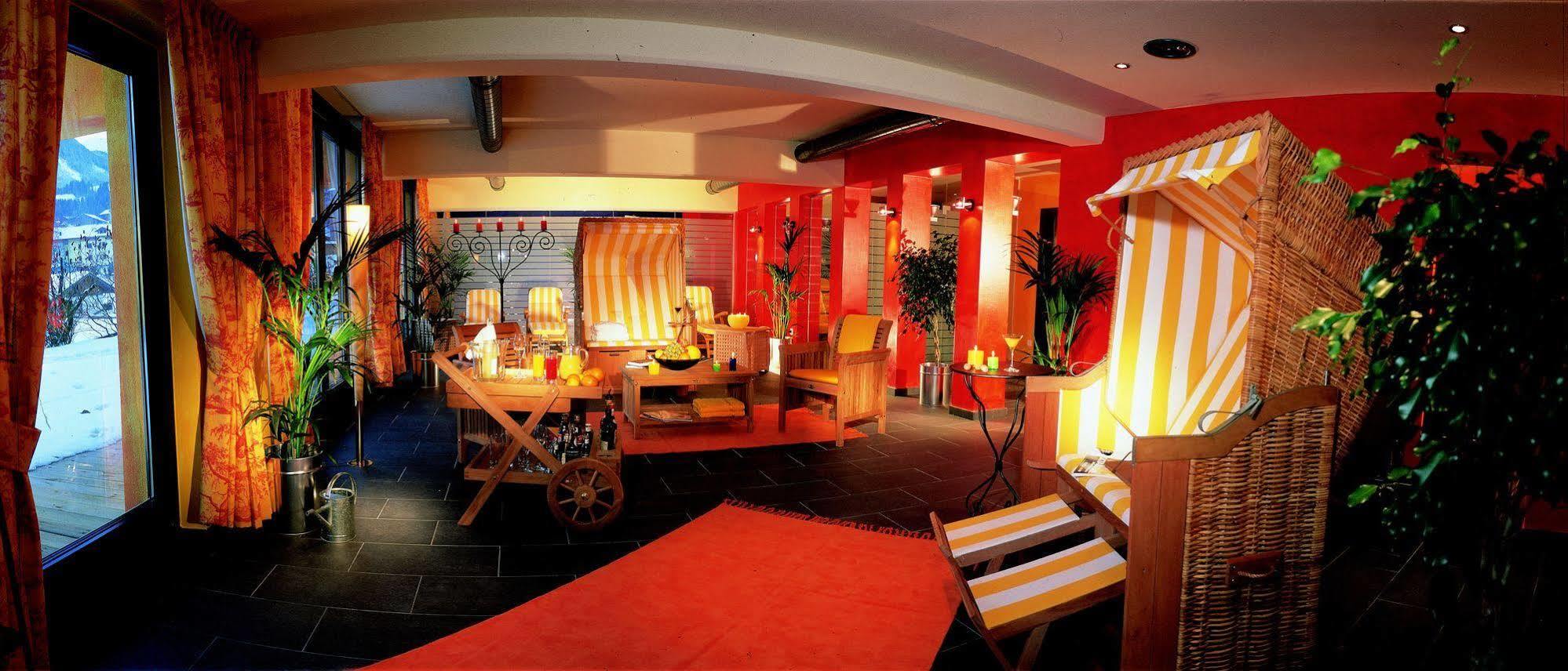 Hotel Bruno Fügen Eksteriør bilde