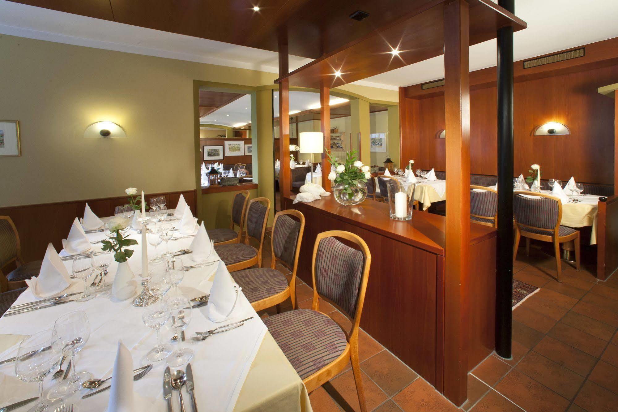Hotel Bruno Fügen Eksteriør bilde